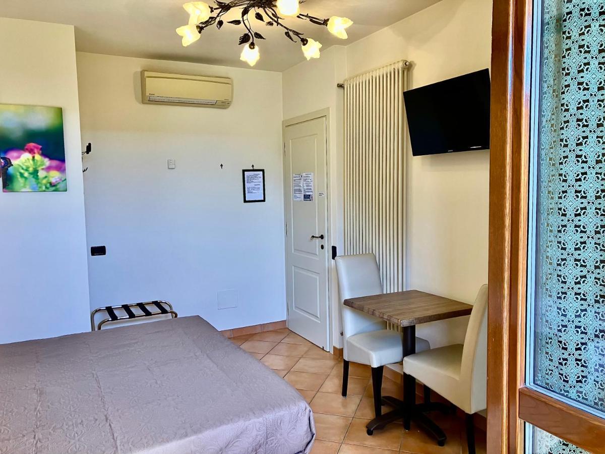 ديسينسانو ديل غاردا B&B Desenzano Paradise المظهر الخارجي الصورة